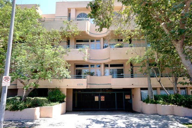 Building Photo - 4830 Elmwood Ave