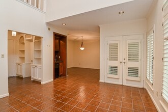 Building Photo - 294 Sugar Berry Cir