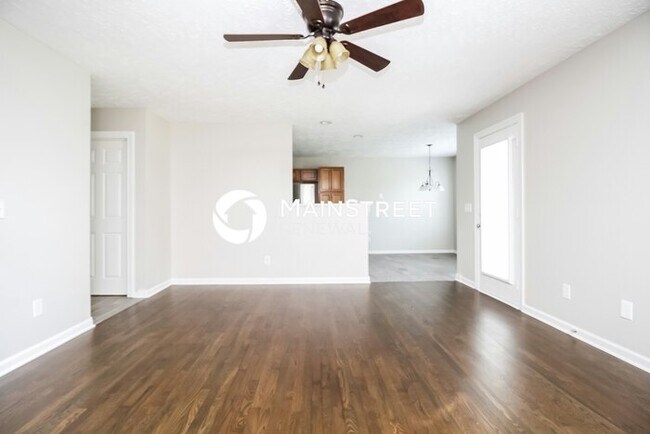 Foto del edificio - 4 Bedroom Pet-Friendly Home in Murfreesboro, TN with Main Street Renewal