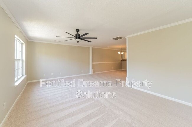 Building Photo - 15 Dillingham Pl