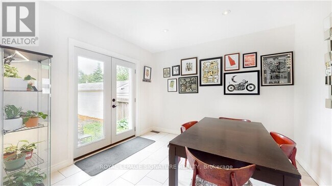 Photo du bâtiment - 282 E 18th St
