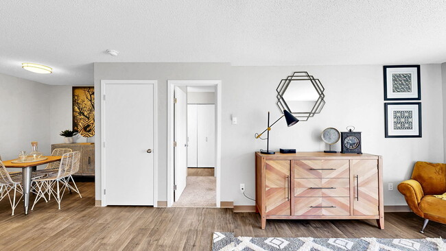 Building Photo - Audenn Apartments