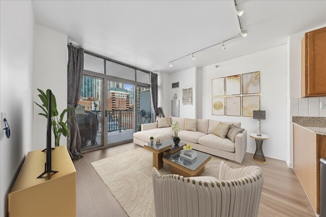 Building Photo - 600 N Dearborn St