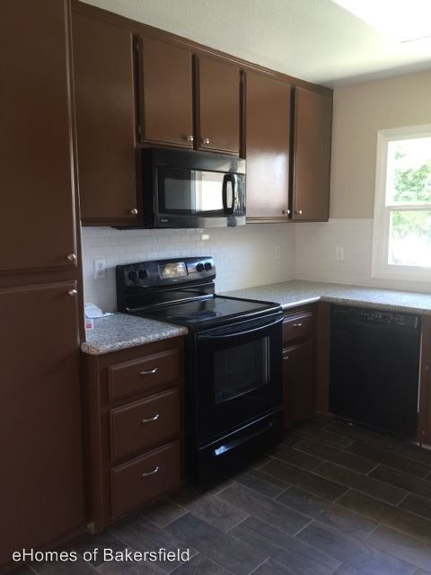 Building Photo - 9904 Cimarron Trails Dr