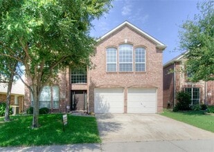 Building Photo - 11161 Balcones Dr