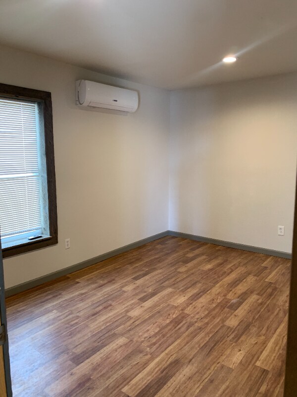 Building Photo - 455 US-287