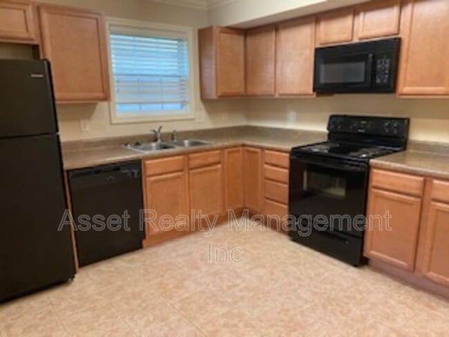 Foto del edificio - 4730 Forest Landing Way