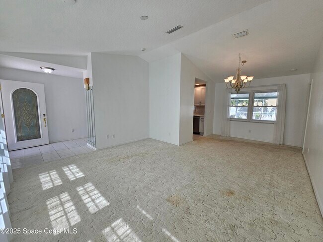 Foto del edificio - 832 Newfound Harbor Dr