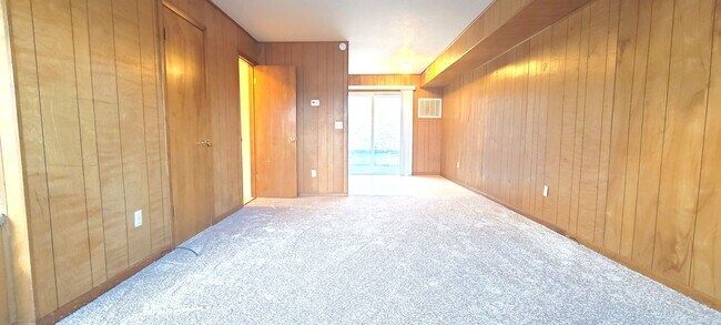 Foto del edificio - 403 E Main Blvd