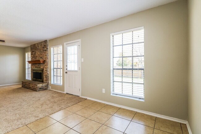 Building Photo - 908 Blue Ridge Dr