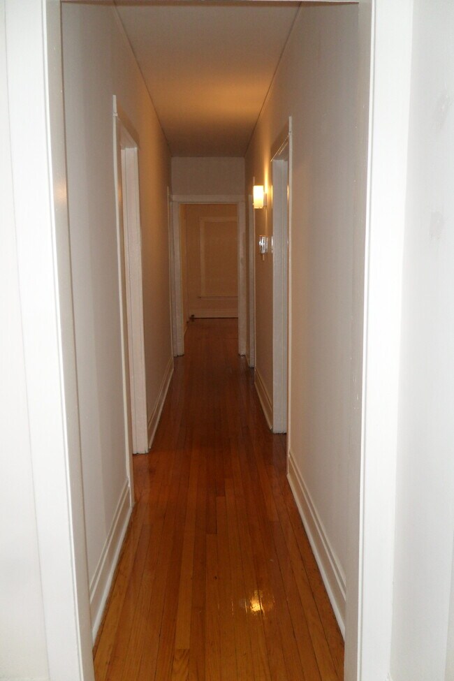 Foto del edificio - 6441 N Glenwood Ave