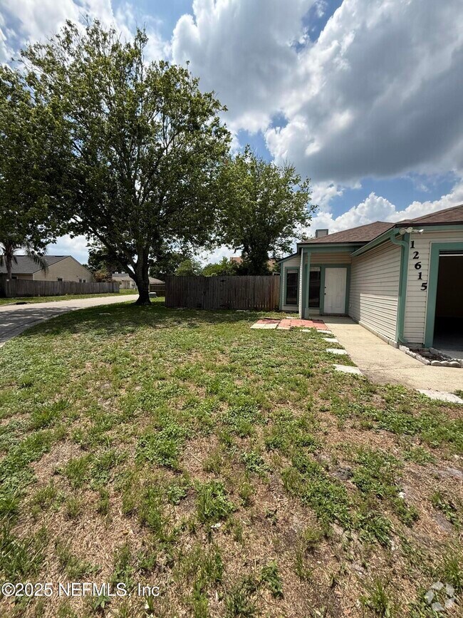 Building Photo - 12615 Enchanted Hollow Dr