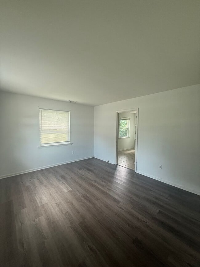 Building Photo - 1 Bedroom 1 Bath