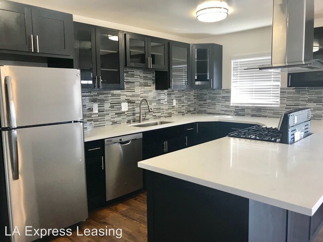 Foto del edificio - 3638 W 113th St