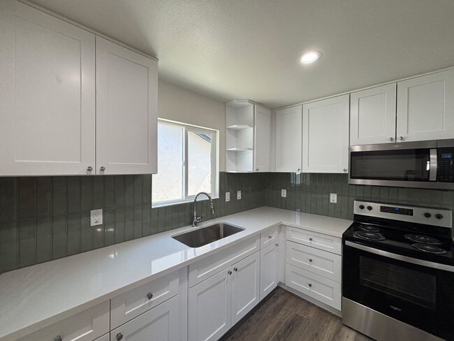 Building Photo - Brand New Two Bedroom Two Bathroom