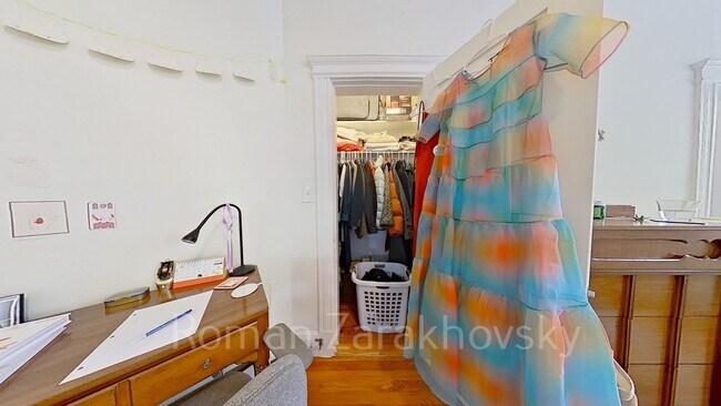 Foto del edificio - 74 Brainerd Rd