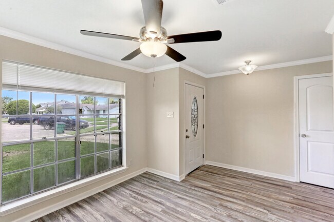 Building Photo - 112 Grambling Ct