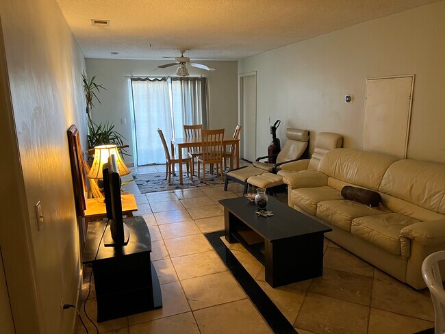 Living room/Dining Furnished - 303 Smith Level Rd