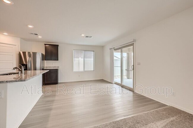 Building Photo - 4920 N Goldfield St