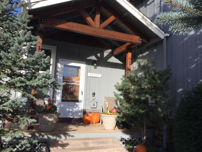 Foto del edificio - 61386 Merriewood Ct