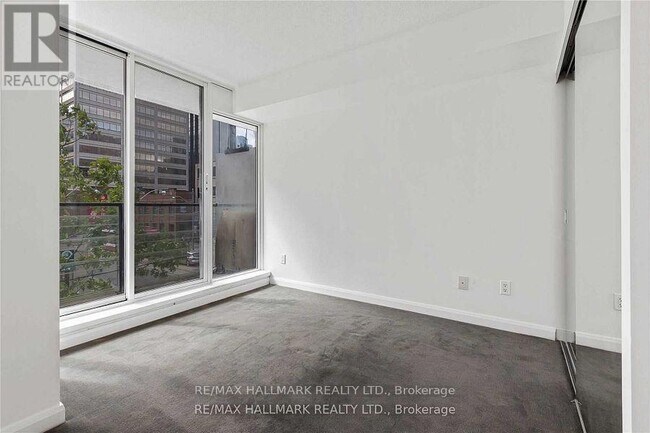 Building Photo - 111-111 Elizabeth St