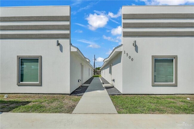 Foto del edificio - 1500 W Heritage Dr