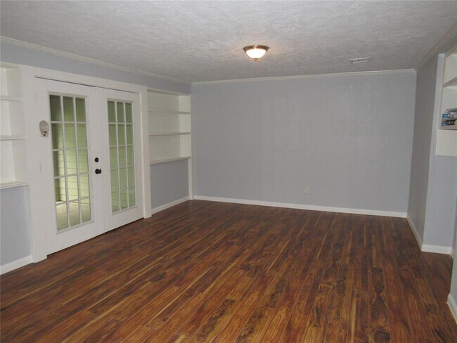Building Photo - 1130 Carby Rd