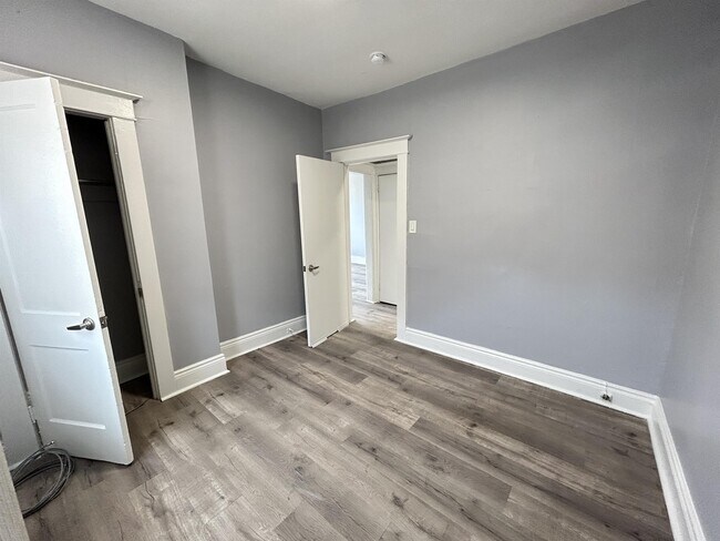 Building Photo - 128 Carrick Ave