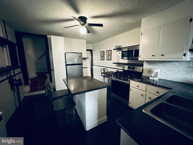 Foto del edificio - 236 E Middle St