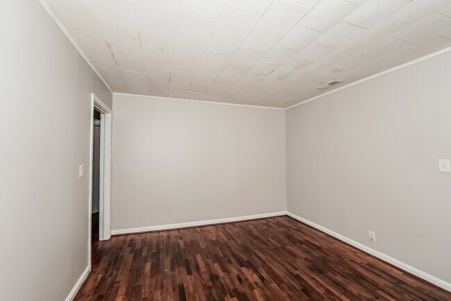 Foto del edificio - 711 Sunny Ln Dr NE