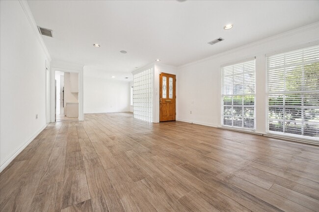 Foto del edificio - 4025 Essex Ln