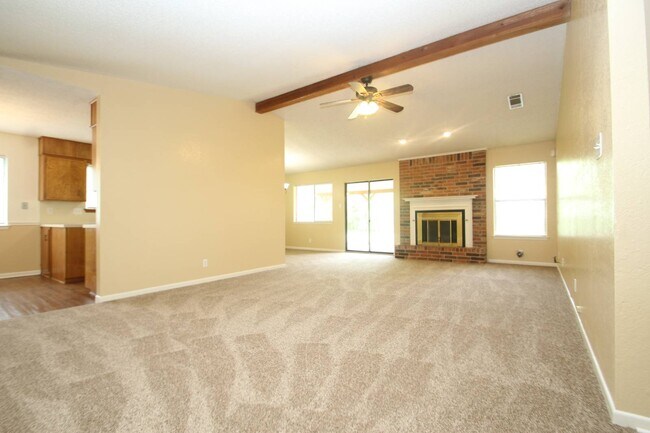 Building Photo - 3205 Tallwood Dr