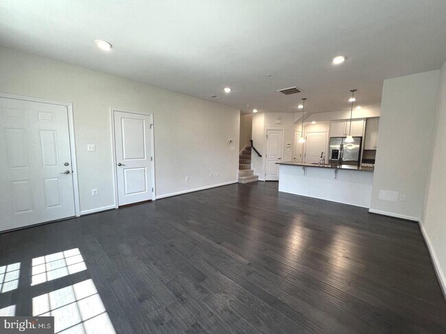 Foto del edificio - 8005 Orchard Grove Rd