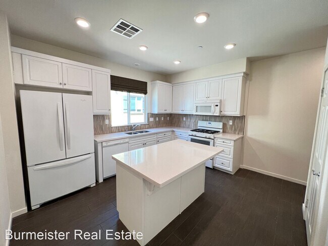 Building Photo - 2 br, 2.5 bath House - 383 Mission Villas ...