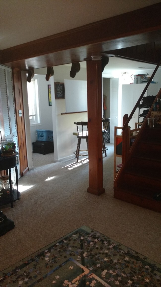 Entrada - barra seca y armario - 6416 2nd Pl NW