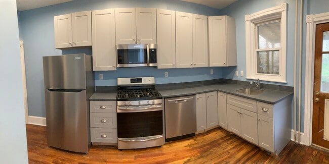Building Photo - 5271 Ridge Ave