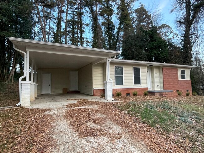 Building Photo - 1141 Green Circle Dr