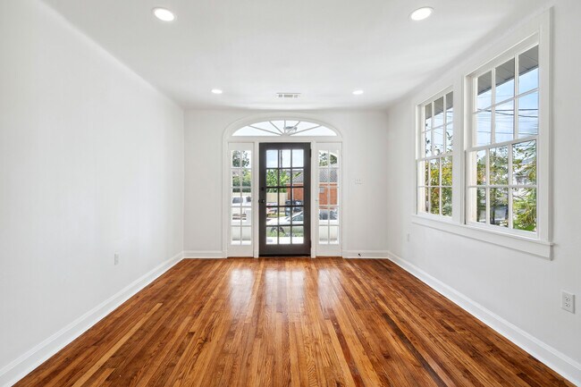 Building Photo - 2929 Saint Philip St