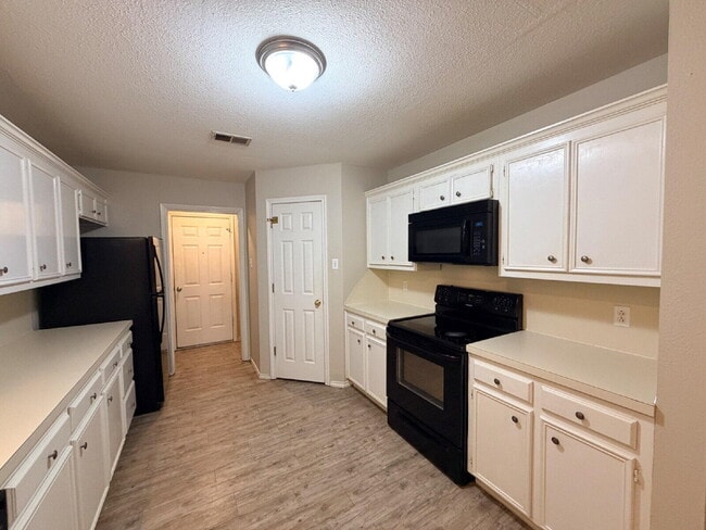 Building Photo - 8232 Raleigh Ave