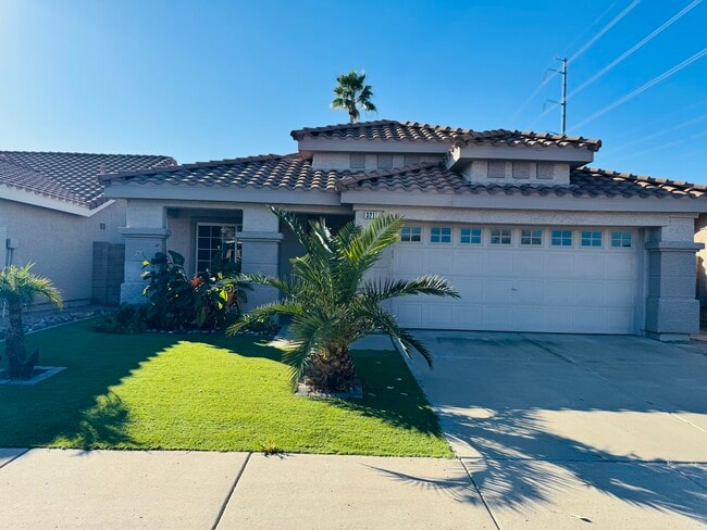 Foto del edificio - 3211 E Menadota Dr