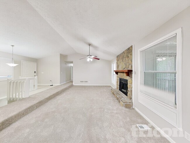 Foto del edificio - 303 Lowe Ct NW