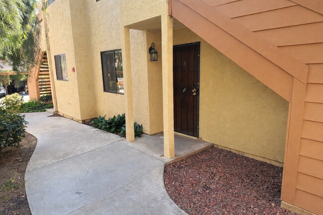 Foto del edificio - 2920 Briarwood Rd