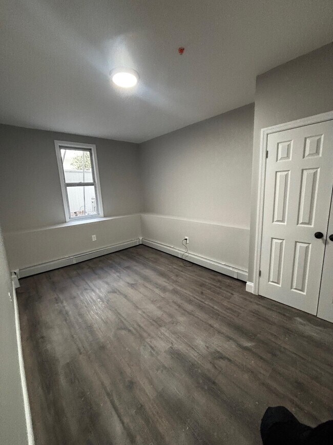 Foto del edificio - 6119 Tyler Pl
