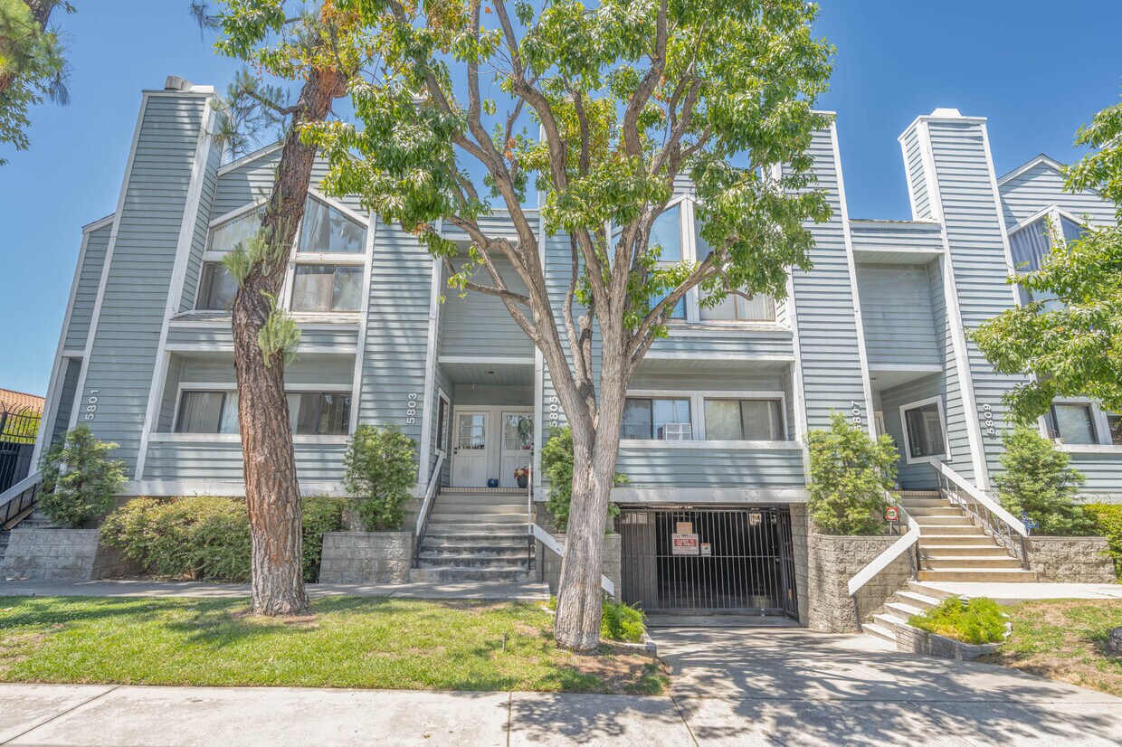 5803 Etiwanda Ave, Los Angeles, CA 91356 Townhome Rentals in Los