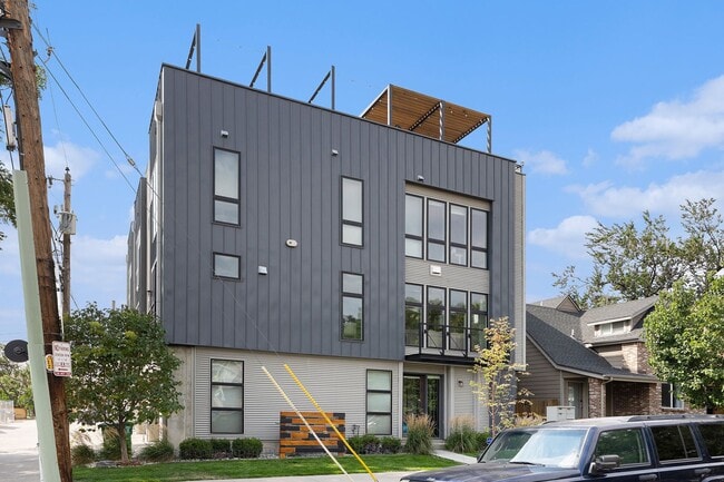End unit 2bed/2.5 bath plus bonus office/r... - End unit 2bed/2.5 bath plus bonus office/r... Townhome