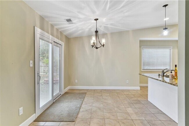 Foto del edificio - Charming 3BR House in Alpharetta