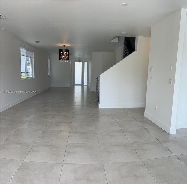Building Photo - 6745 NW 103rd Ave