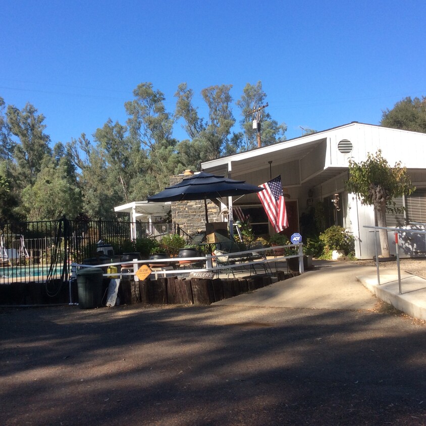 Front of house - 2378 Stoneridge Rd
