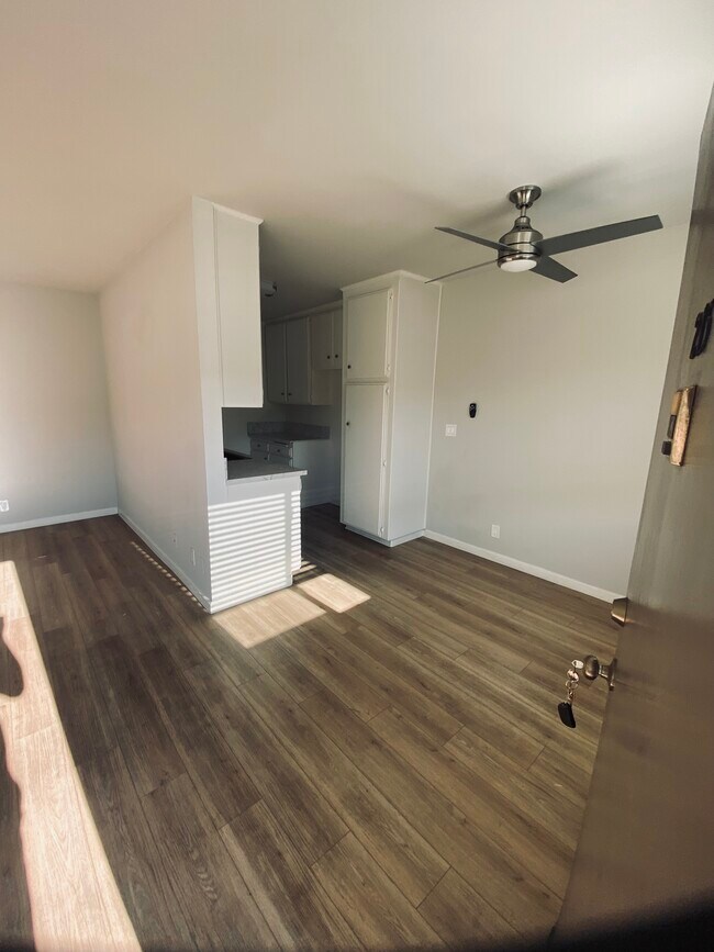 Building Photo - Clear Valley Apartments