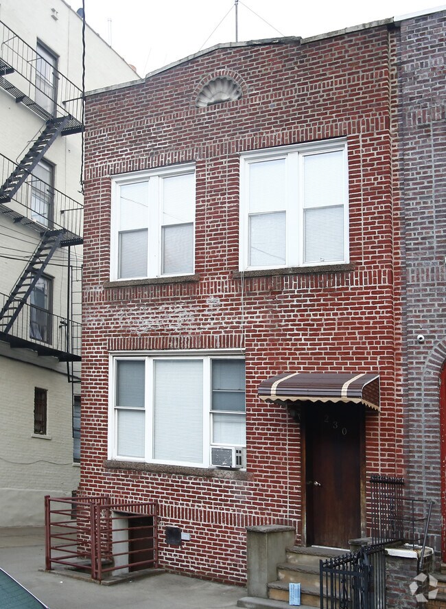 Building Photo - 230 Bay 34th St
